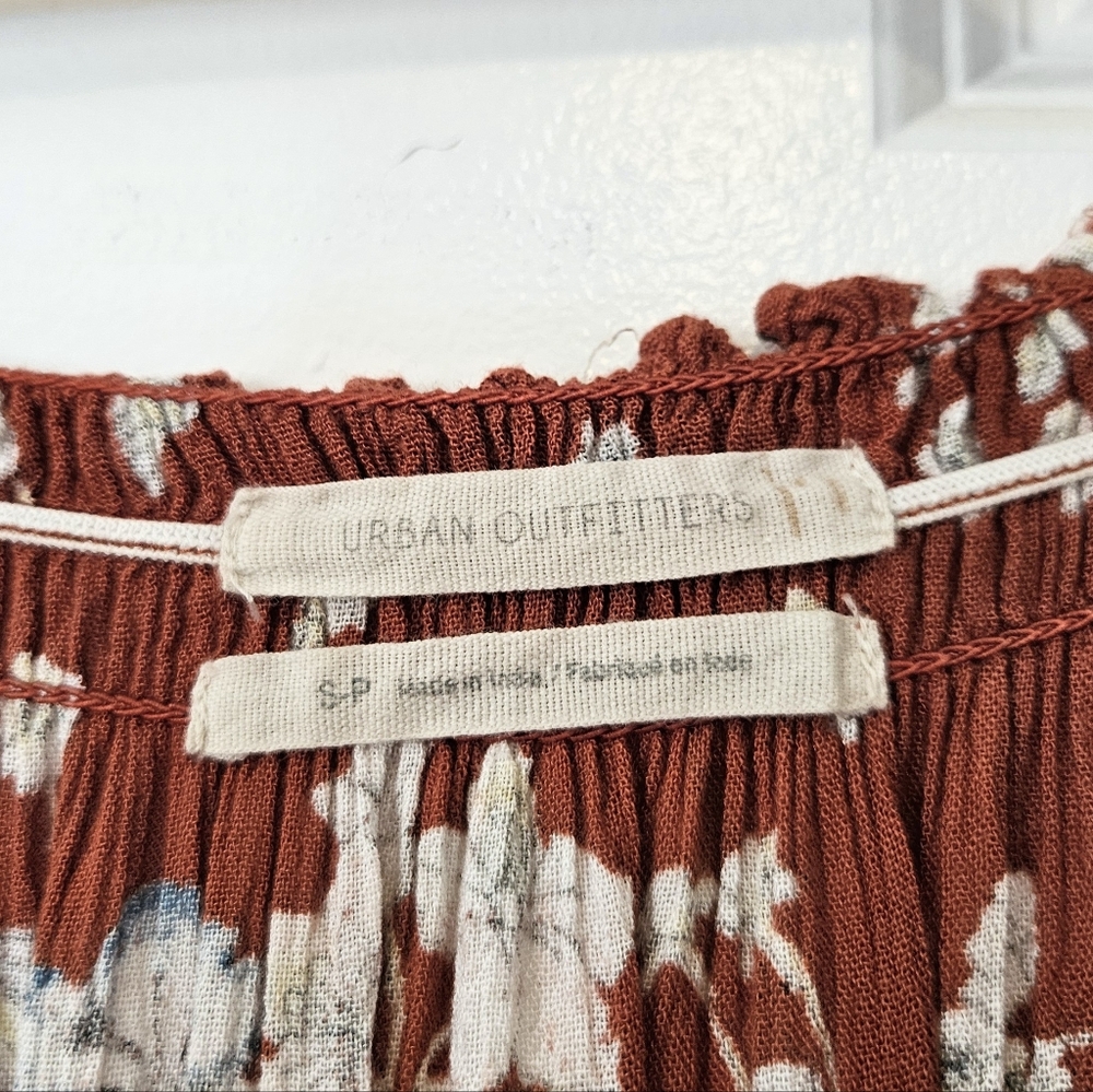 Urban Outfitters Off The Shoulder Tiered Ruffle Floral Boho Dress S - Picture 4 of 6